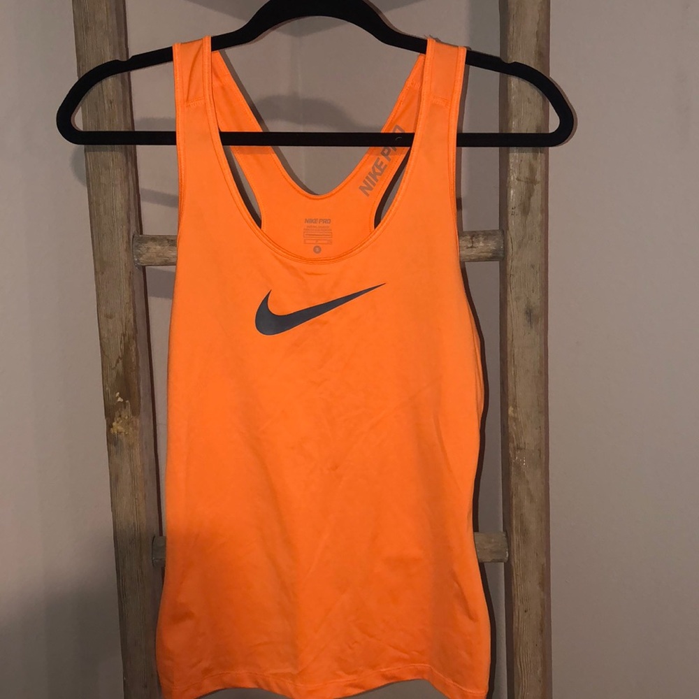 Nike top